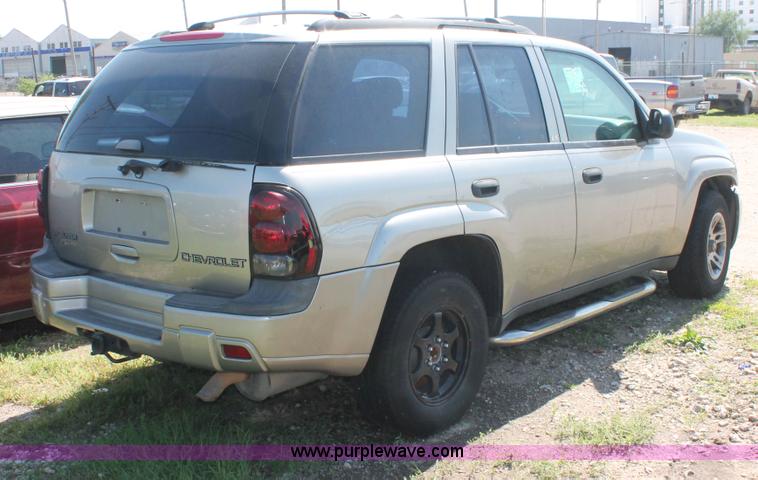 image for item H3560 2002 Chevrolet Trailblazer LS SUV