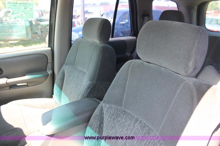 image for item H3560 2002 Chevrolet Trailblazer LS SUV