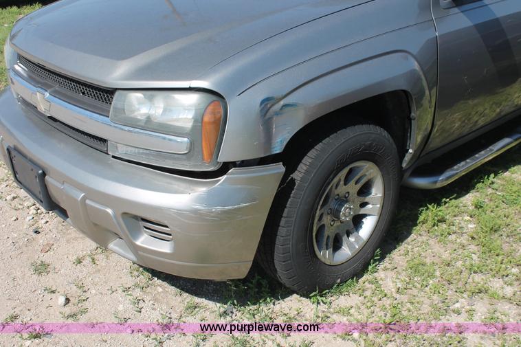 image for item H3560 2002 Chevrolet Trailblazer LS SUV