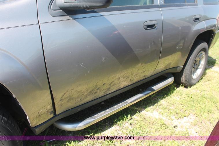 image for item H3560 2002 Chevrolet Trailblazer LS SUV