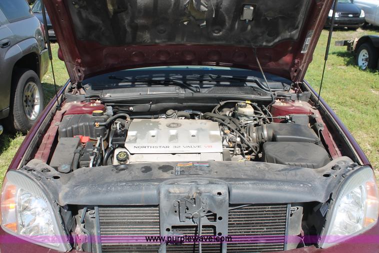 image for item H3561 2001 Cadillac DeVille