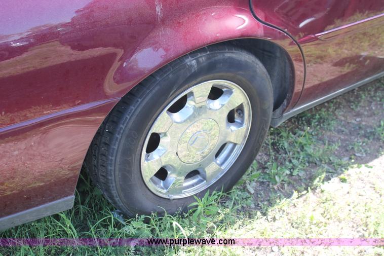 image for item H3561 2001 Cadillac DeVille