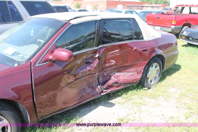 image for item H3561 2001 Cadillac DeVille