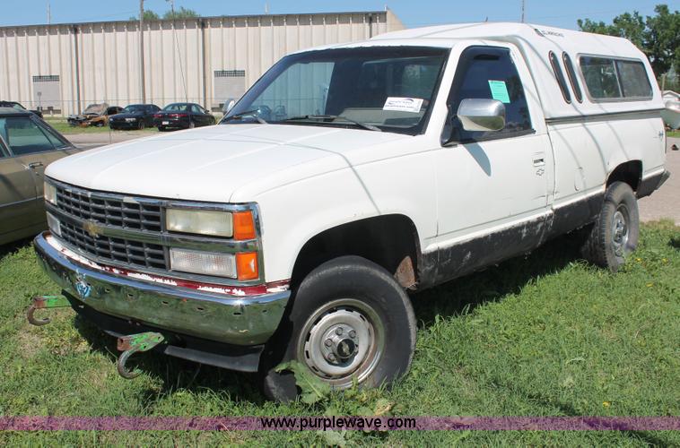 image for item H3562 1992 Chevrolet 1500 pickup truck