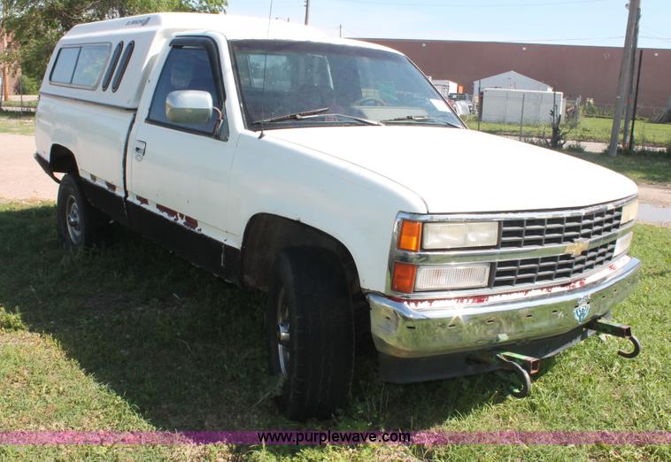 image for item H3562 1992 Chevrolet 1500 pickup truck