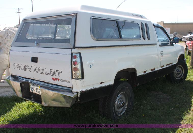 image for item H3562 1992 Chevrolet 1500 pickup truck