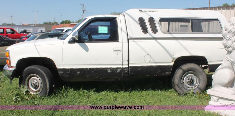 image for item H3562 1992 Chevrolet 1500 pickup truck