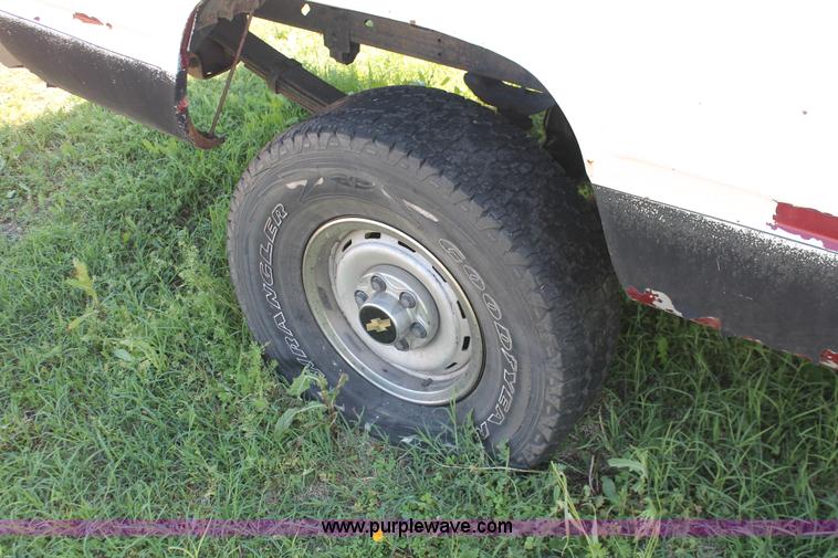 image for item H3562 1992 Chevrolet 1500 pickup truck