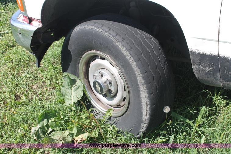 image for item H3562 1992 Chevrolet 1500 pickup truck