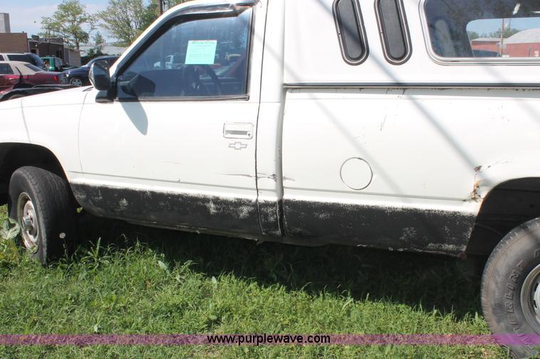 image for item H3562 1992 Chevrolet 1500 pickup truck