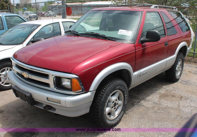 image for item H3566 1995 Chevrolet Blazer SUV