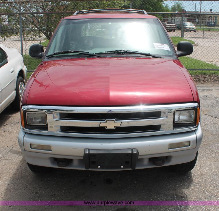 image for item H3566 1995 Chevrolet Blazer SUV