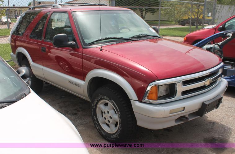 image for item H3566 1995 Chevrolet Blazer SUV