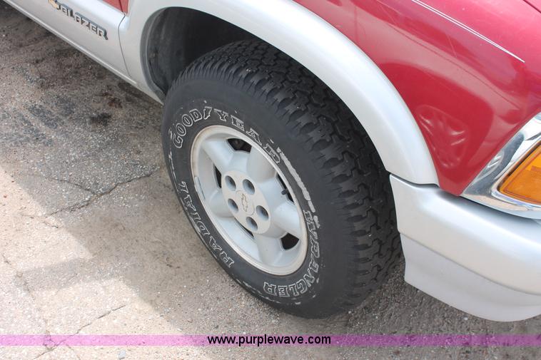 image for item H3566 1995 Chevrolet Blazer SUV