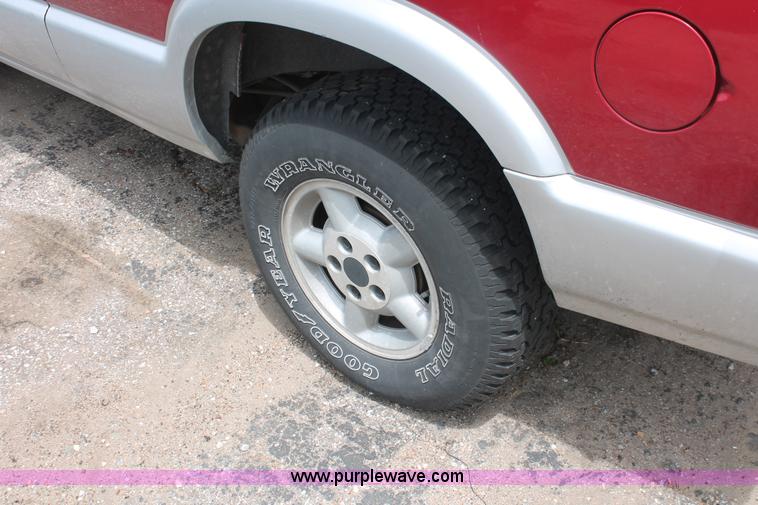 image for item H3566 1995 Chevrolet Blazer SUV