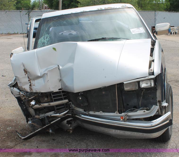 image for item H3568 1988 Chevrolet 2500 pickup truck