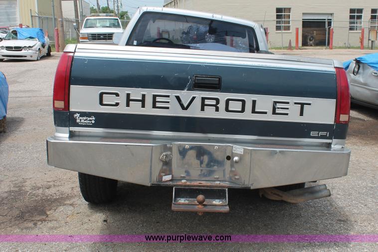 image for item H3568 1988 Chevrolet 2500 pickup truck