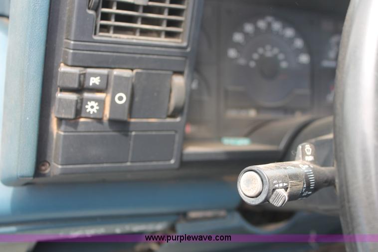 image for item H3568 1988 Chevrolet 2500 pickup truck