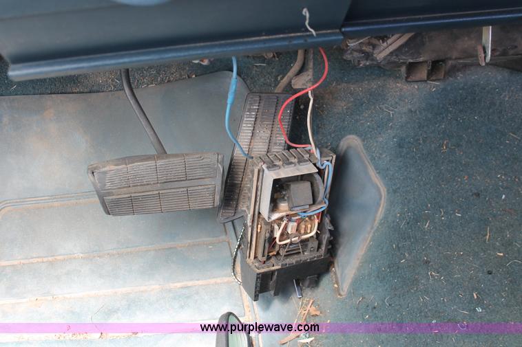 image for item H3568 1988 Chevrolet 2500 pickup truck