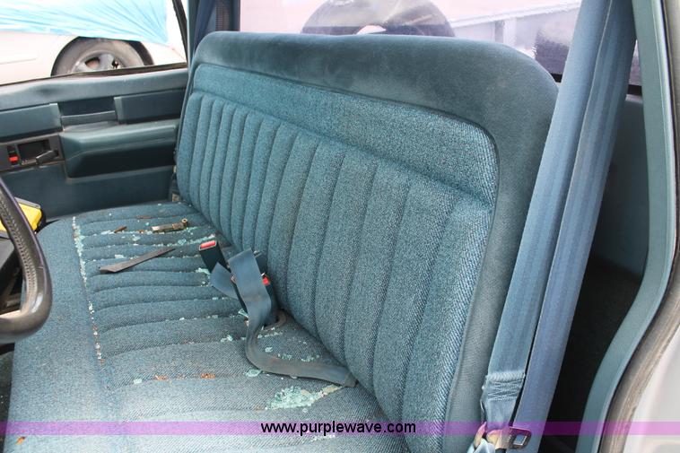 image for item H3568 1988 Chevrolet 2500 pickup truck