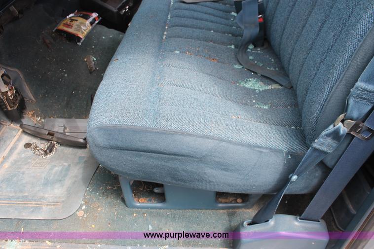 image for item H3568 1988 Chevrolet 2500 pickup truck