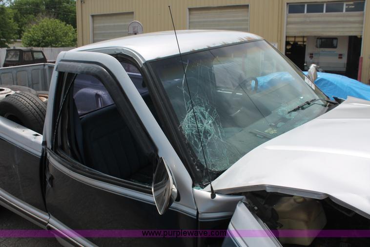 image for item H3568 1988 Chevrolet 2500 pickup truck