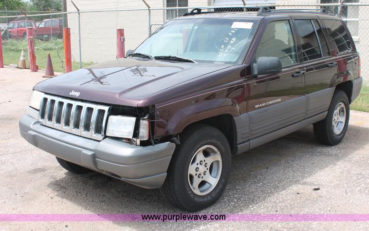 image for item H3569 1996 Jeep Grand Cherokee Laredo SUV