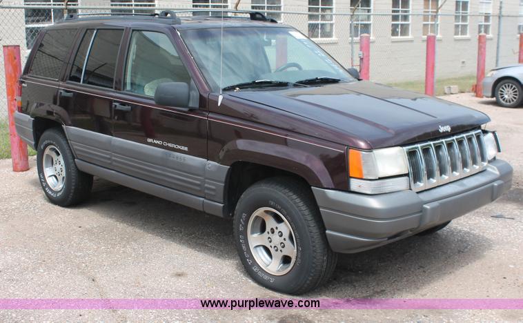 image for item H3569 1996 Jeep Grand Cherokee Laredo SUV