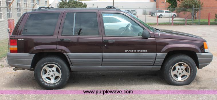 image for item H3569 1996 Jeep Grand Cherokee Laredo SUV