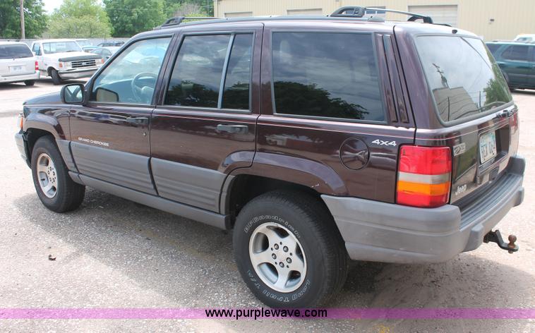 image for item H3569 1996 Jeep Grand Cherokee Laredo SUV