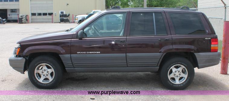 image for item H3569 1996 Jeep Grand Cherokee Laredo SUV