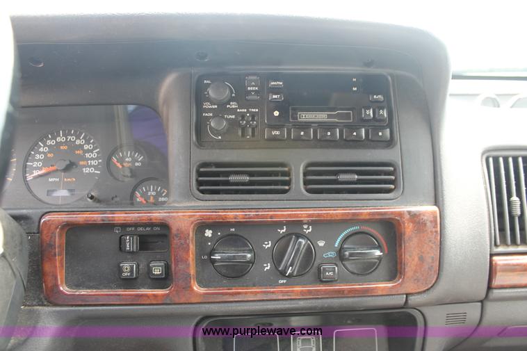 image for item H3569 1996 Jeep Grand Cherokee Laredo SUV