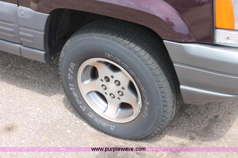 image for item H3569 1996 Jeep Grand Cherokee Laredo SUV