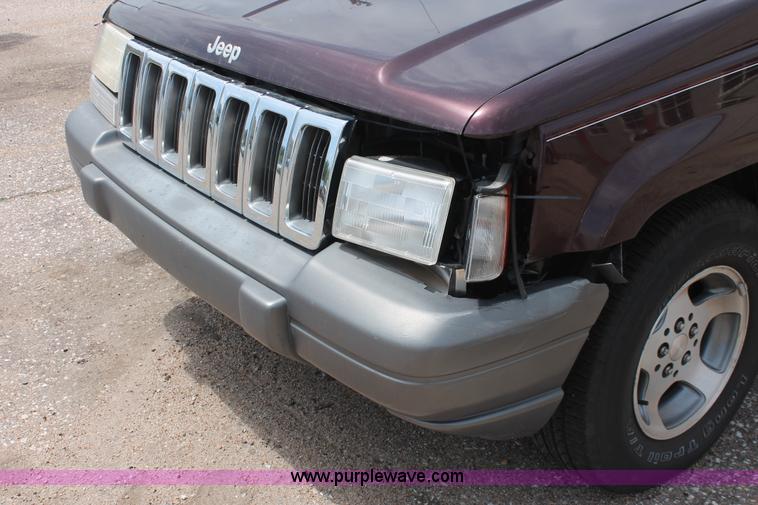 image for item H3569 1996 Jeep Grand Cherokee Laredo SUV