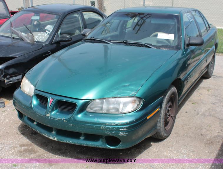 image for item H3570 1998 Pontiac Grand AM SE