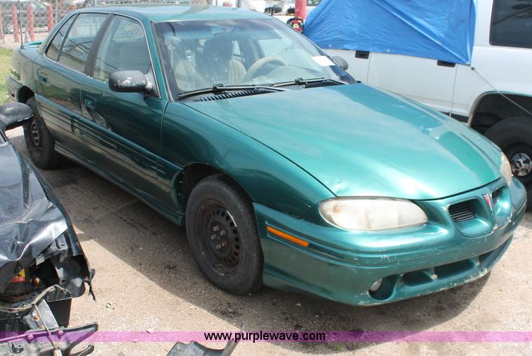 image for item H3570 1998 Pontiac Grand AM SE