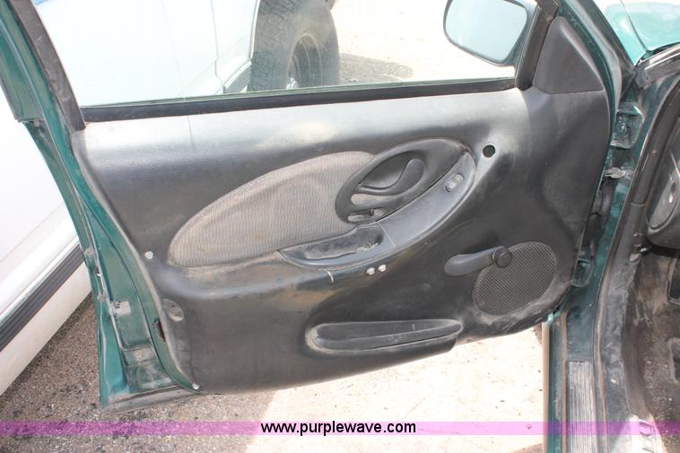 image for item H3570 1998 Pontiac Grand AM SE