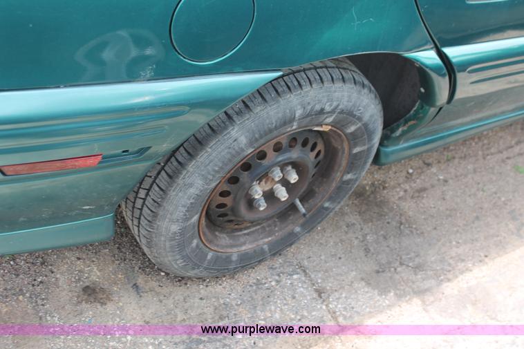 image for item H3570 1998 Pontiac Grand AM SE