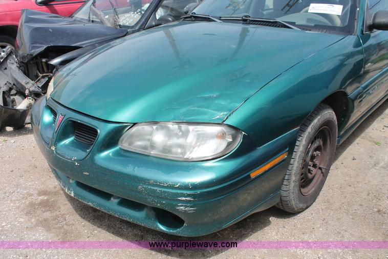 image for item H3570 1998 Pontiac Grand AM SE