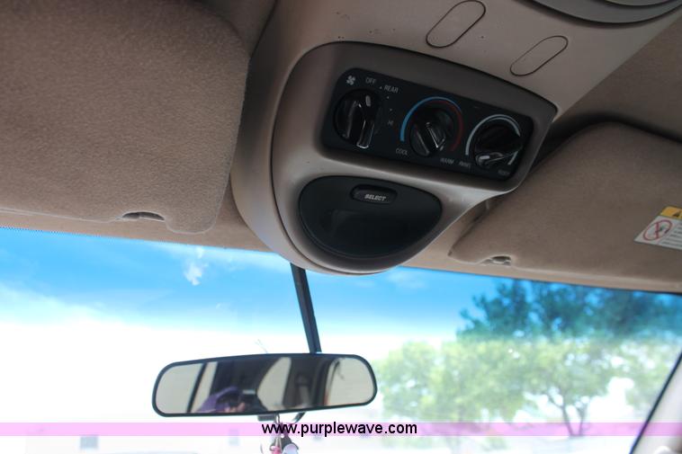 image for item H3571 2001 Ford Expedition XLT