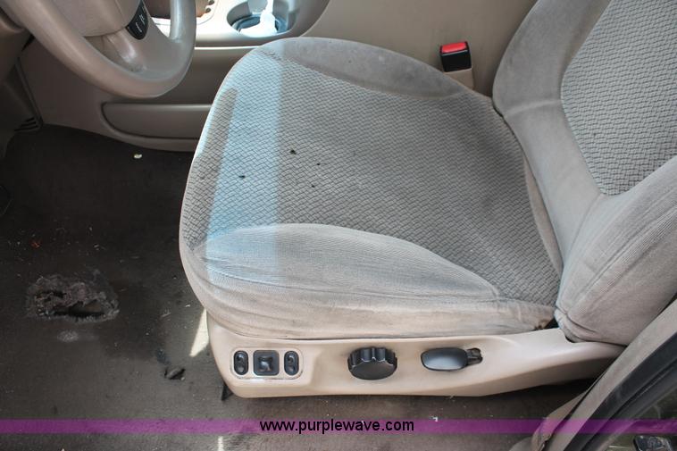 image for item H3571 2001 Ford Expedition XLT