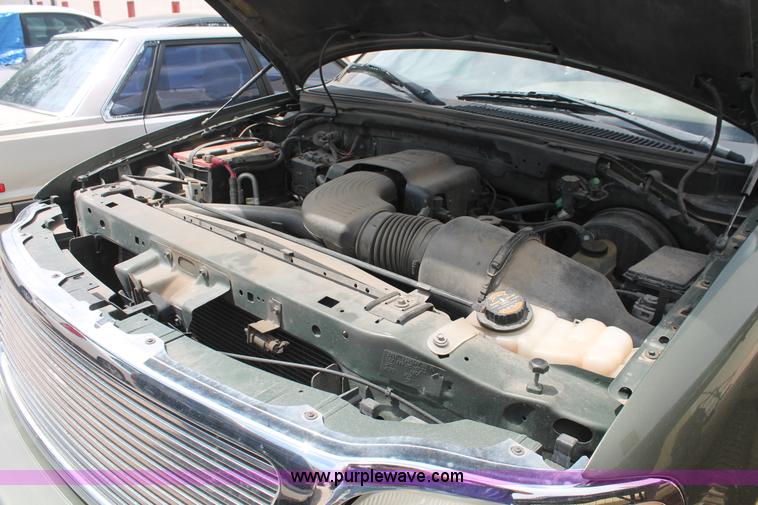 image for item H3571 2001 Ford Expedition XLT