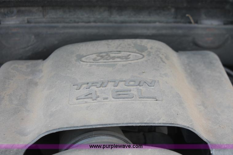 image for item H3571 2001 Ford Expedition XLT