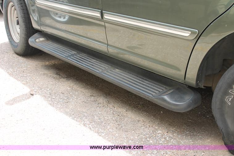 image for item H3571 2001 Ford Expedition XLT