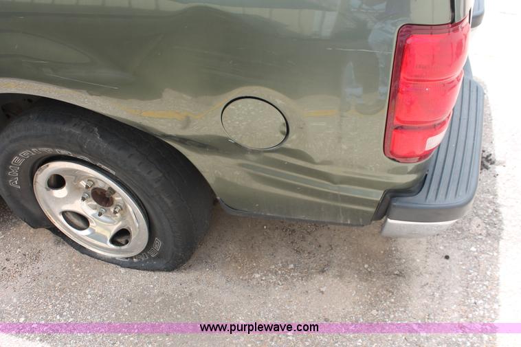 image for item H3571 2001 Ford Expedition XLT