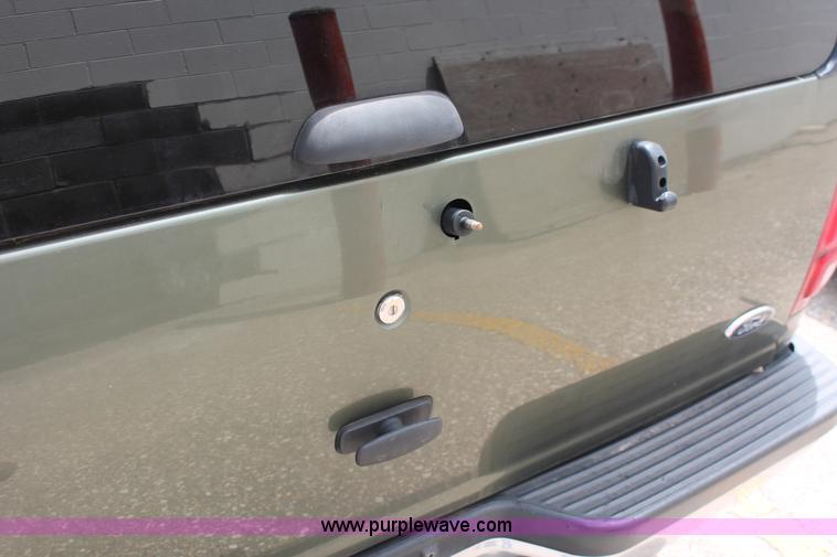 image for item H3571 2001 Ford Expedition XLT