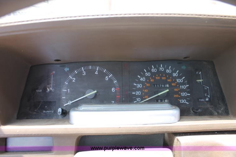 image for item H3572 1985 Toyota Camry LE