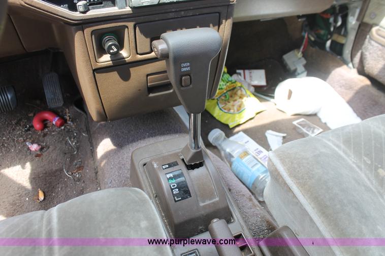 image for item H3572 1985 Toyota Camry LE