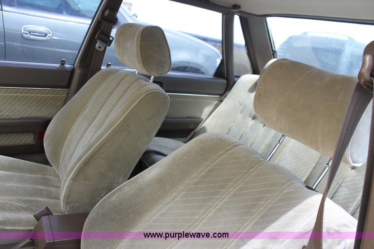 image for item H3572 1985 Toyota Camry LE