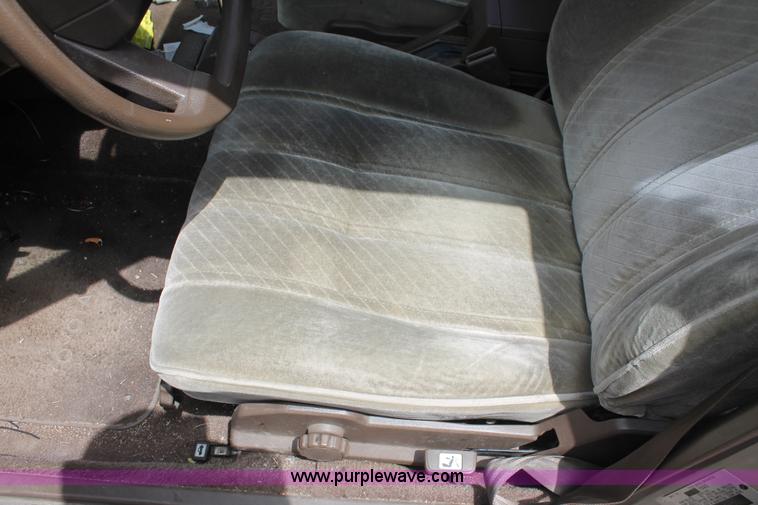 image for item H3572 1985 Toyota Camry LE